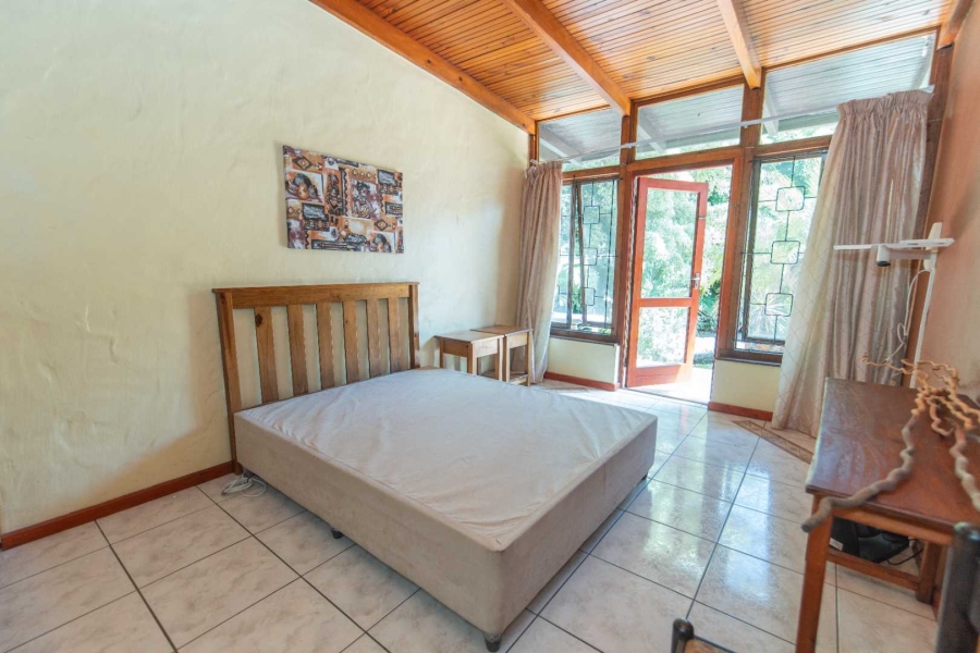 8 Bedroom Property for Sale in Summerstrand Eastern Cape